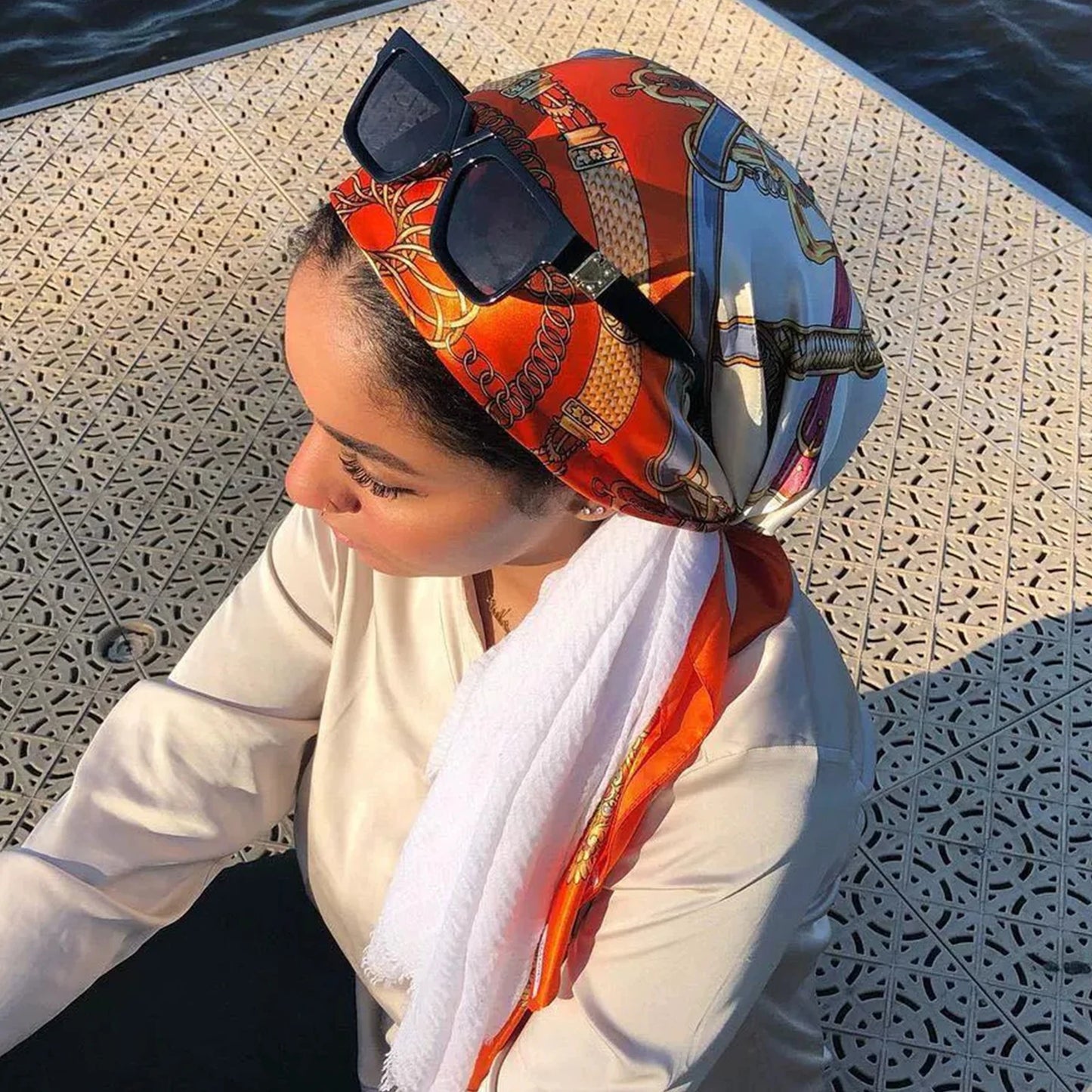 90x90cm Silk Scarf | 2025 Trendy Beach Sunscreen Shawl | Europe & America Style Printed Bandanna for Women - Smooth Wigs